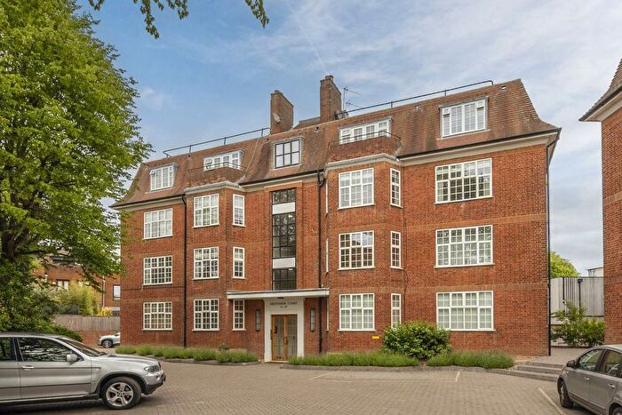 3 Bedroom Flat To Rent In Grosvenor Hill, Wimbledon Village, London, SW19