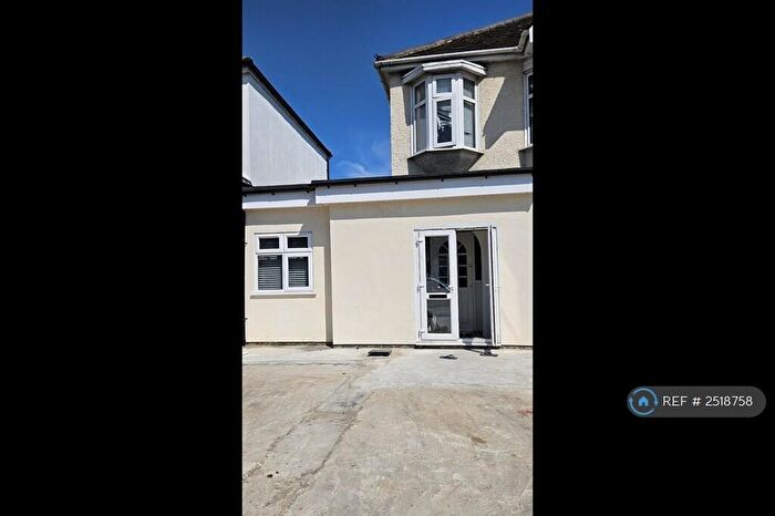 2 Bedroom Semi-Detached House To Rent In Eastern Avenue, Ilford, IG2