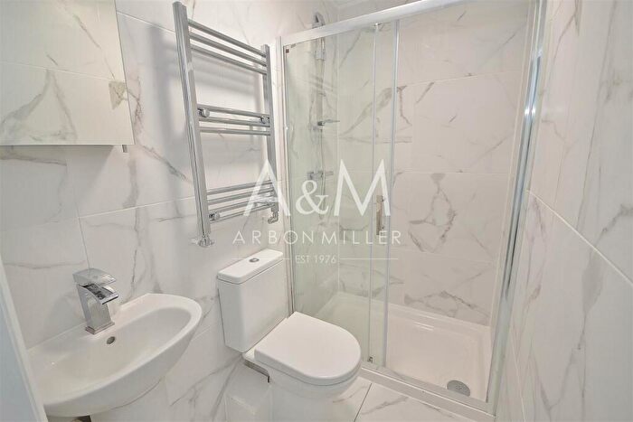 Studio To Rent In New North Road, Hainault, IG6