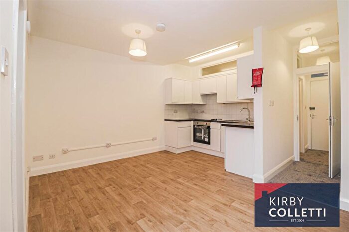 1 Bedroom Apartment To Rent In Lincoln Road, Enfield, Middlesex, EN3