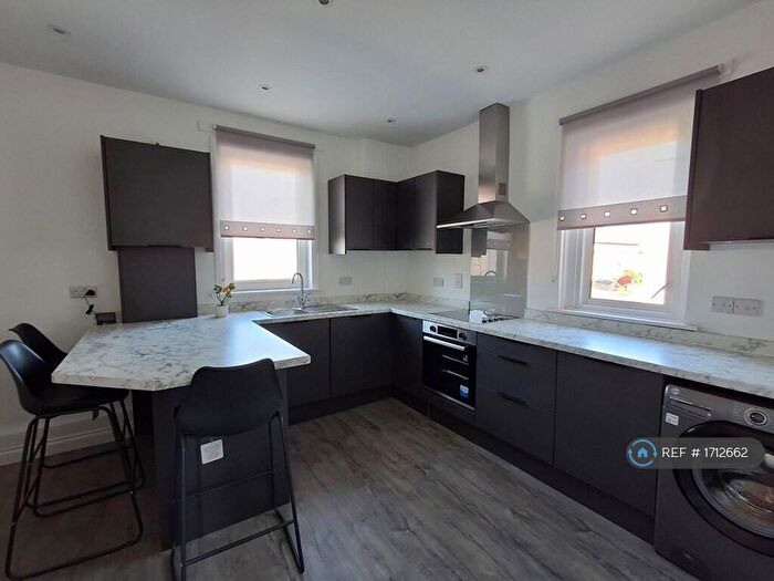 2 Bedroom Flat To Rent In Camelon, Falkirk, FK1
