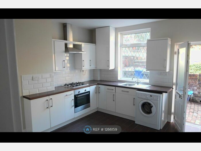 2 Bedroom Terraced House To Rent In Woodseats Road, Sheffield S8