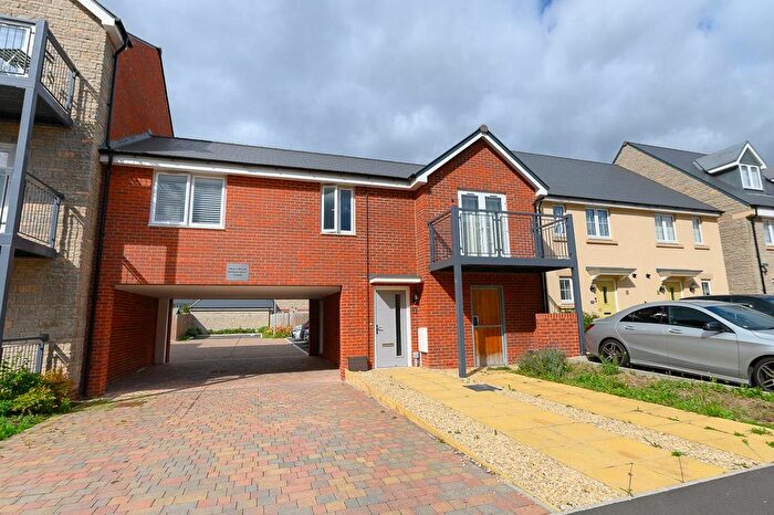 2 Bedroom Detached House For Sale In Goldenrod Road, Lyde Green, Bristol, BS16