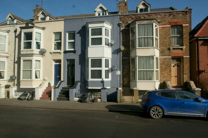1 Bedroom Ground Flat To Rent In Addington Road, Margate, CT9