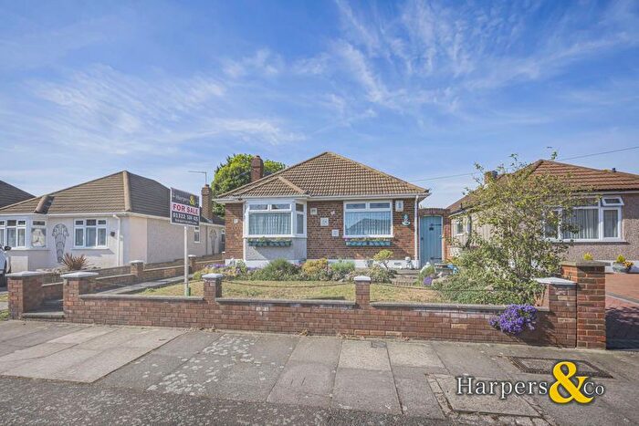 2 Bedroom Bungalow For Sale In Bellevue Road, Bexleyheath, DA6