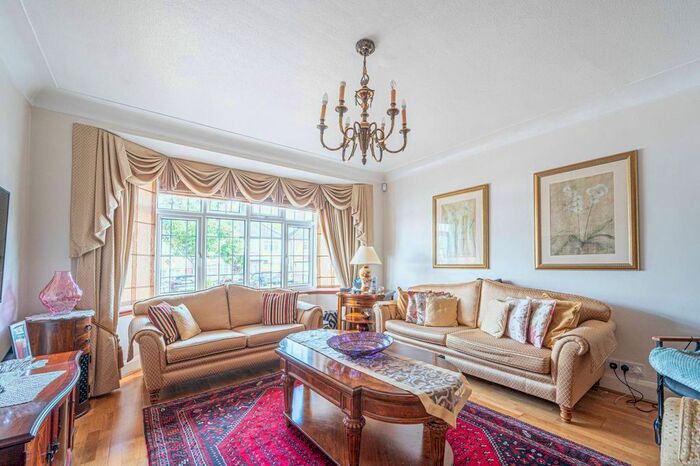 4 Bedroom Property To Rent In Brookdale, Arnos Grove, London, N11