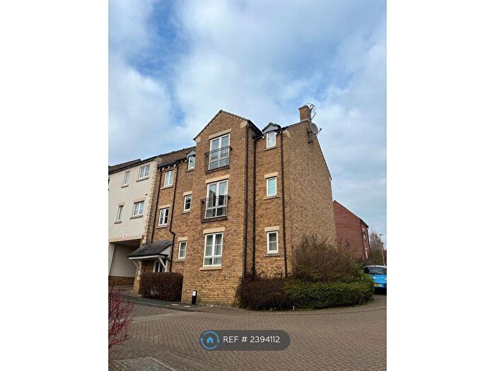 2 Bedroom Flat To Rent In Rosemary Drive, Banbury, OX16
