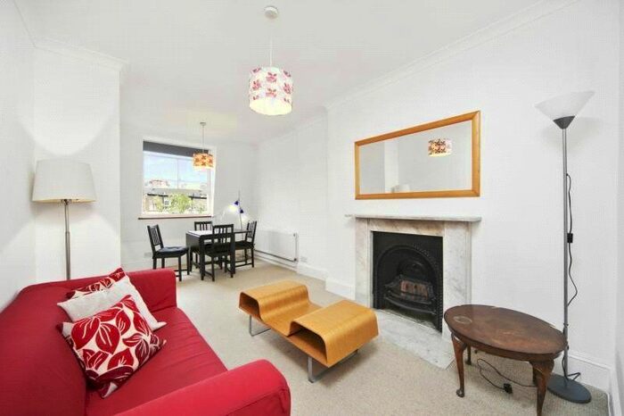 2 Bedroom Flat To Rent In Maclise Road, Brook Green, London, W14