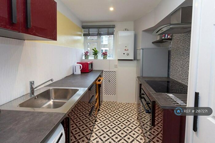 2 Bedroom Flat To Rent In East Street, London, SE17
