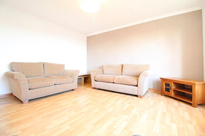 3 Bedroom Flat To Rent In Hilton Heights, Woodside, AB24