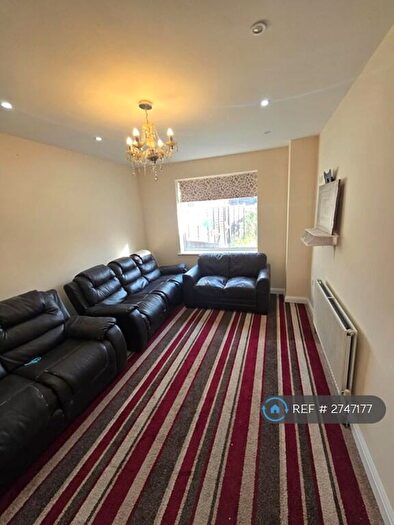 4 Bedroom End Of Terrace House To Rent In Lindisfarne Road, Dagenham, RM8