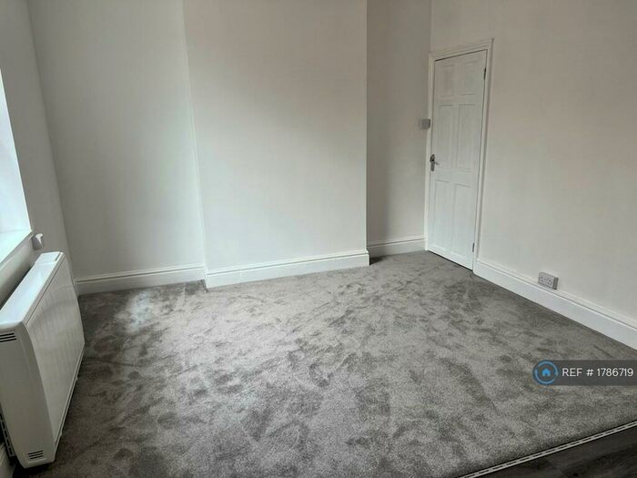 1 Bedroom Flat To Rent In Derby Way, Marple, Stockport, SK6