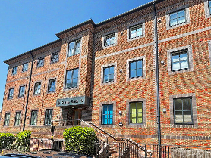1 Bedroom Apartment For Sale In Mendy Street, High Wycombe, HP11