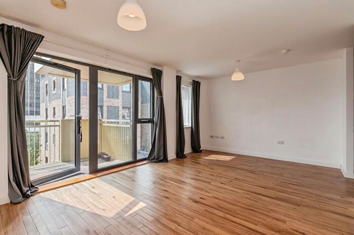 2 Bedroom Flat For Sale In Carnarvon Road, Southend-on-Sea, Essex, SS2