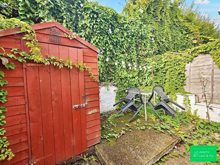 2 Bedroom Cottage For Sale In Red Lion Hill, London, N2