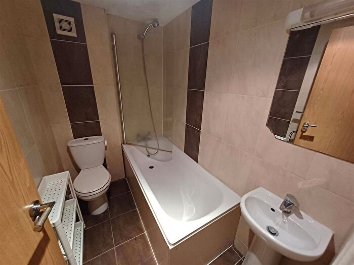2 Bedroom Flat To Rent In Colum Road, Cathays, Cardiff, CF10