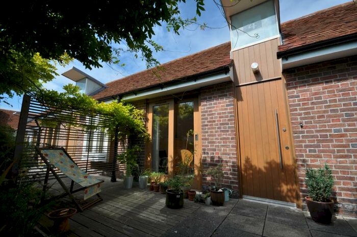 2 Bedroom Apartment To Rent In Iron Bar Lane, Canterbury, CT1