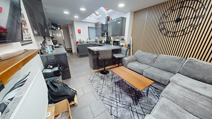 6 Bedroom House To Rent In North Road, Selly Oak, B29