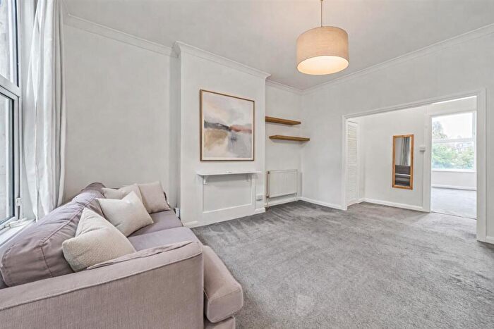2 Bedroom Flat For Sale In Romola Road, SE24