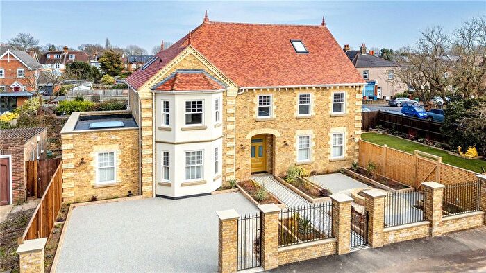 5 Bedroom Detached House To Rent In Chestnut Avenue, Hampton, Middlesex, TW12