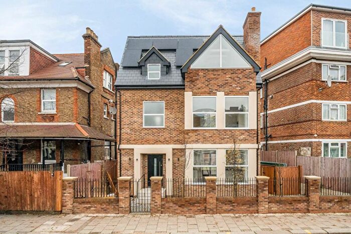 2 Bedroom Flat To Rent In Acton Lane, London, NW10