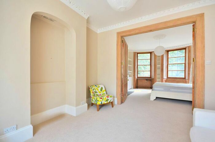 1 Bedroom Flat To Rent In Monmouth Road, Westbourne Grove, London, W2
