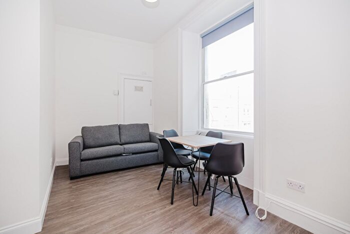 3 Bedroom Flat To Rent In Rodney Street, Edinburgh, EH7
