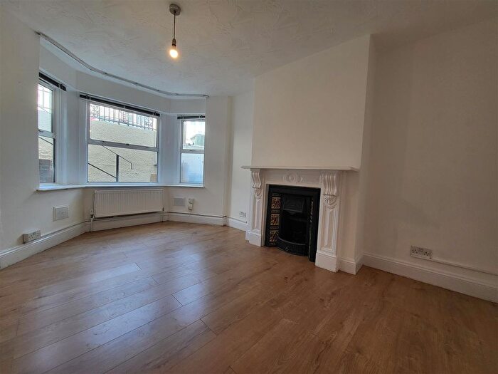 1 Bedroom End Of Terrace House To Rent In Floyd Road, London, SE7