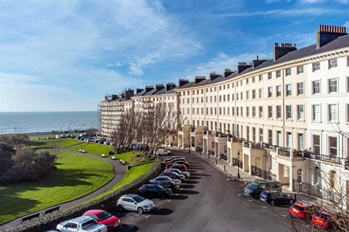 3 Bedroom Apartment For Sale In Adelaide Crescent, Hove, BN3