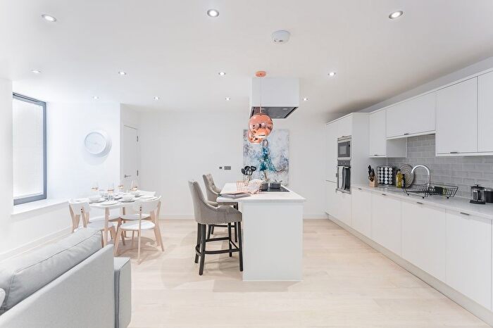 2 Bedroom Semi-Detached House To Rent In Burnham Road, Bath, BA2