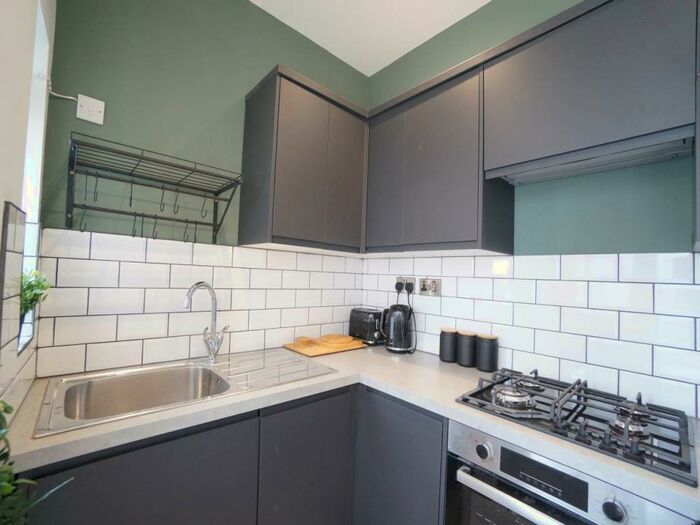 2 Bedroom House To Rent In Penchwintan Road, Bangor, Gwynedd, LL57