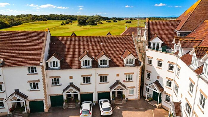 3 Bedroom Town House For Sale In Royal Sands, Prestigious Gated Community - Superb Town House, BS23