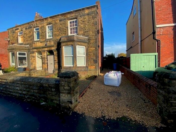 2 Bedroom Flat To Rent In St. Andrews Road South, Lytham St. Annes, FY8