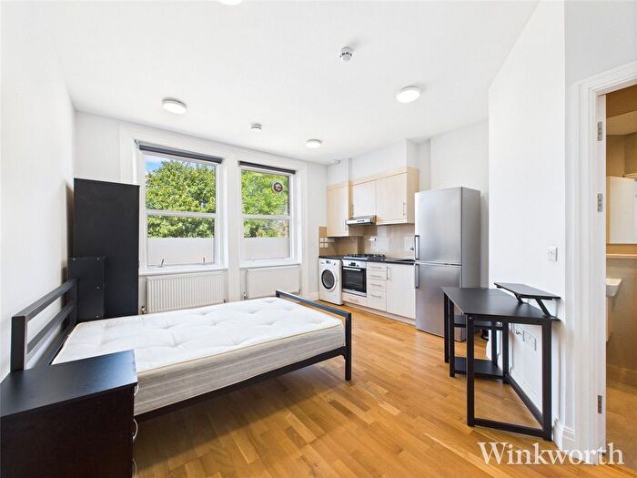 Studio To Rent In Uxbridge Road, London, W3