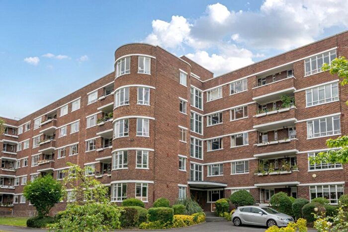 1 Bedroom Flat For Sale In Champion Hill, Camberwell, London, SE5