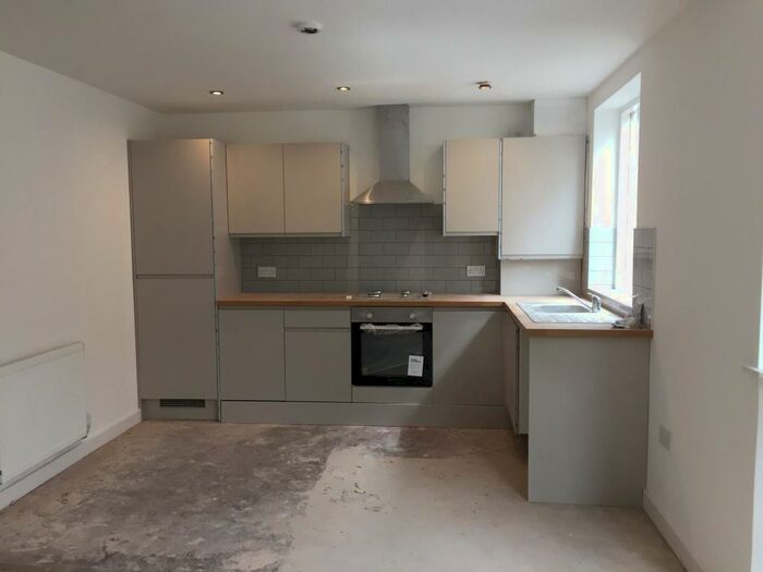 3 Bedroom Apartment To Rent In Flat, Russell Road, Manchester, M16