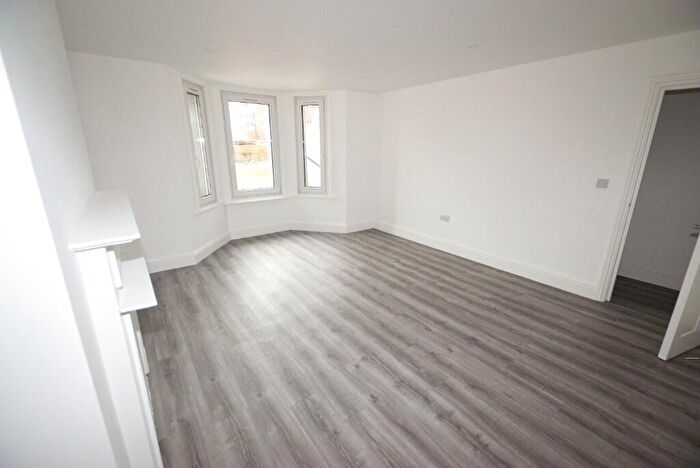 1 Bedroom Flat To Rent In Boundary Road, BN3