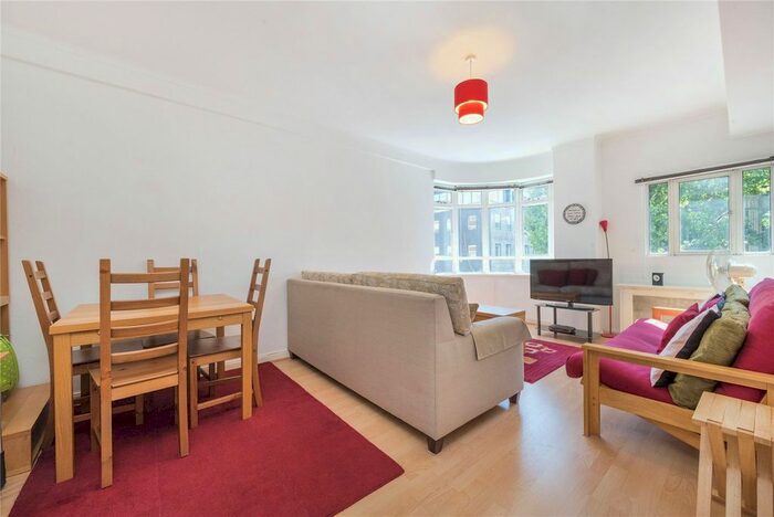 1 Bedroom Flat To Rent In Paramount Court, - University Street, London, WC1E