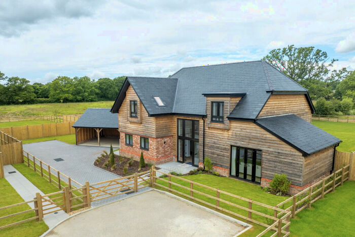 5 Bedroom Detached House For Sale In Oldencraig Mews, Lingfield, RH7