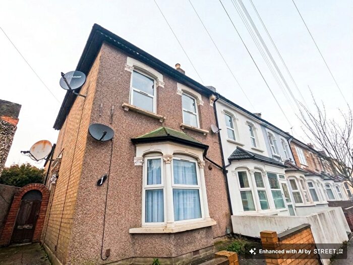 1 Bedroom Flat To Rent In St Georges Road, Leyton, E10