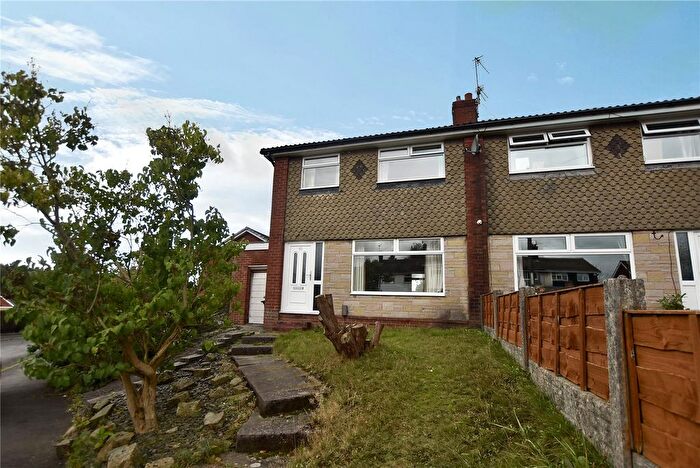 3 Bedroom Semi-Detached House For Sale In Denbydale Way, Royton, Oldham, Greater Manchester, OL2