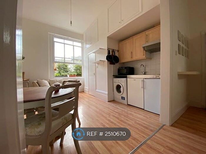 Studio To Rent In Blackstock Road, London, N4