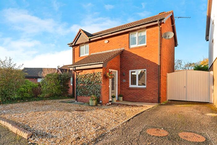 3 Bedroom Semi Detached House For Sale In Crofters Heath, Great Sutton, Ellesmere Port, CH66