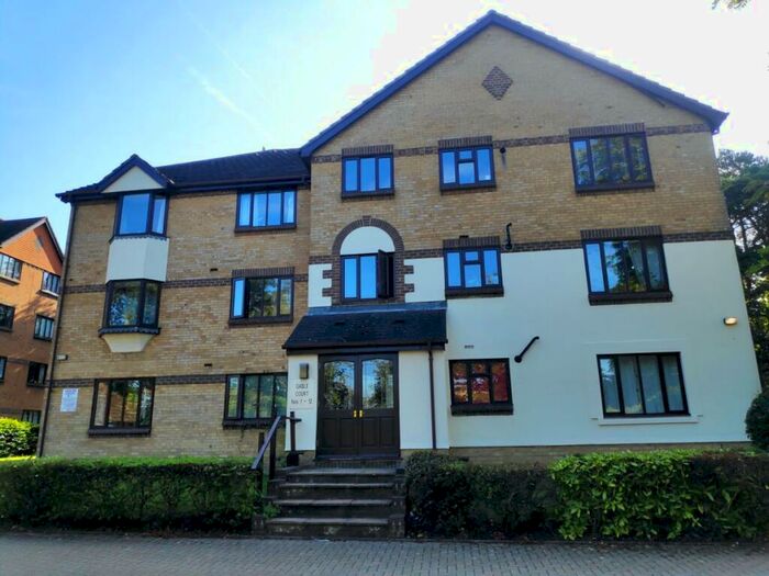 1 Bedroom Apartment To Rent In St. Annes Mount, Redhill, RH1