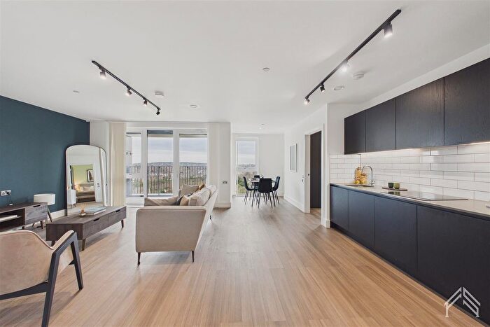 1 Bedroom Flat To Rent In Mitre Yard, North Kensington London, NW10