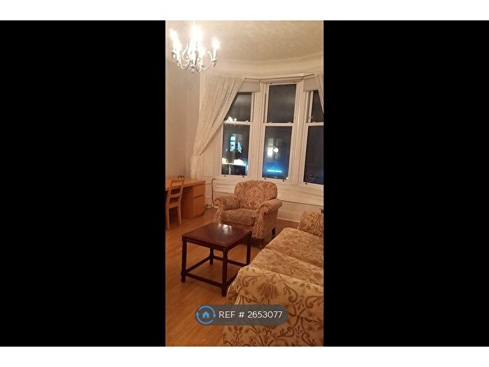 3 Bedroom Flat To Rent In Byres Road, Glasgow, G12