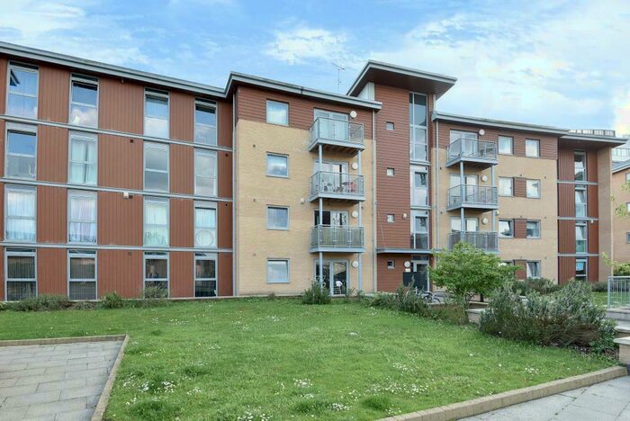 2 Bedroom Apartment To Rent In Kelvin Gate, Bracknell, RG12