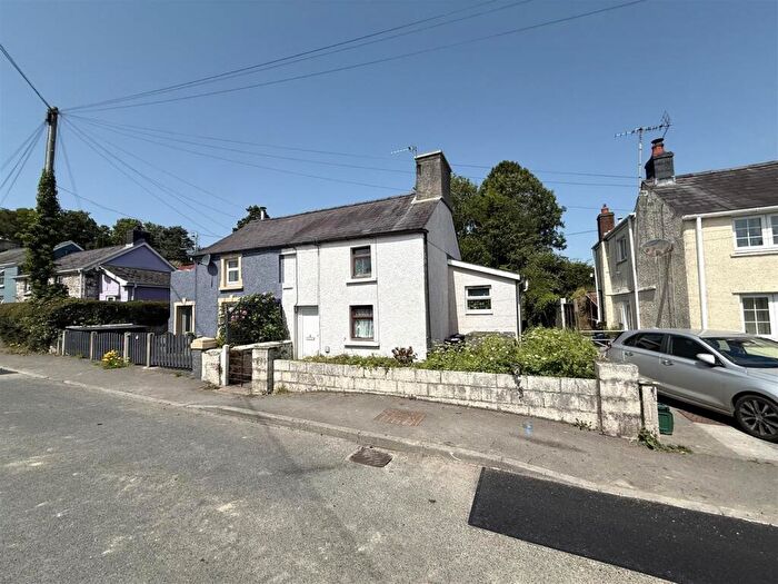 1 Bedroom Cottage For Sale In Ashfield Row, Llangadog, SA19