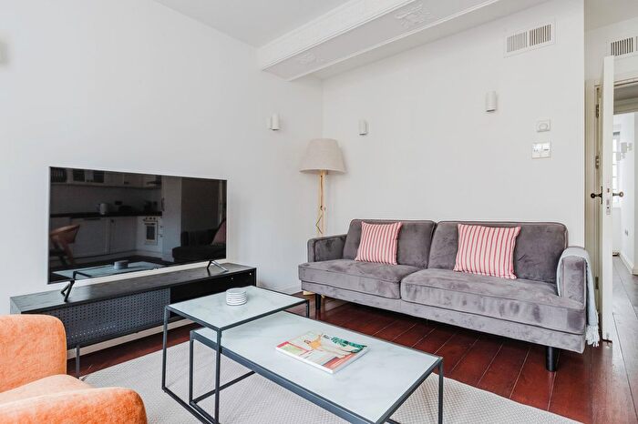 2 Bedroom Flat To Rent In Fitzrovia, W1T