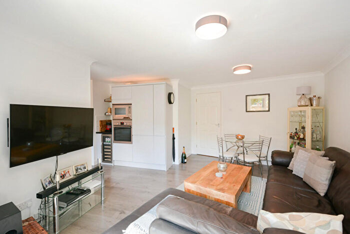 2 Bedroom Apartment To Rent In Cypress House, Woodland Crescent, SE16